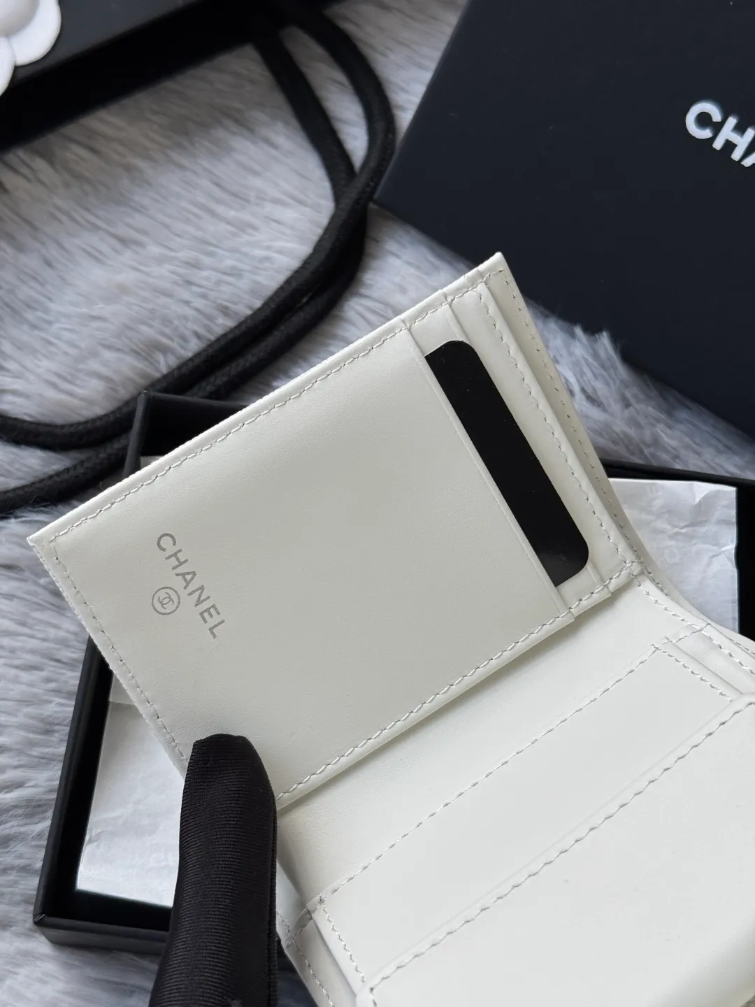 💰480💰 4050 autumn five-pointed star new tri-fold wallet chanel caviar cowhide made with rhombus pattern original quality. Exclusive real shot There is a coin bag inside that can hold hundred-yuan bills, coins and credit cards Number: 4810 Size: 10.5x11.5x3cm.
