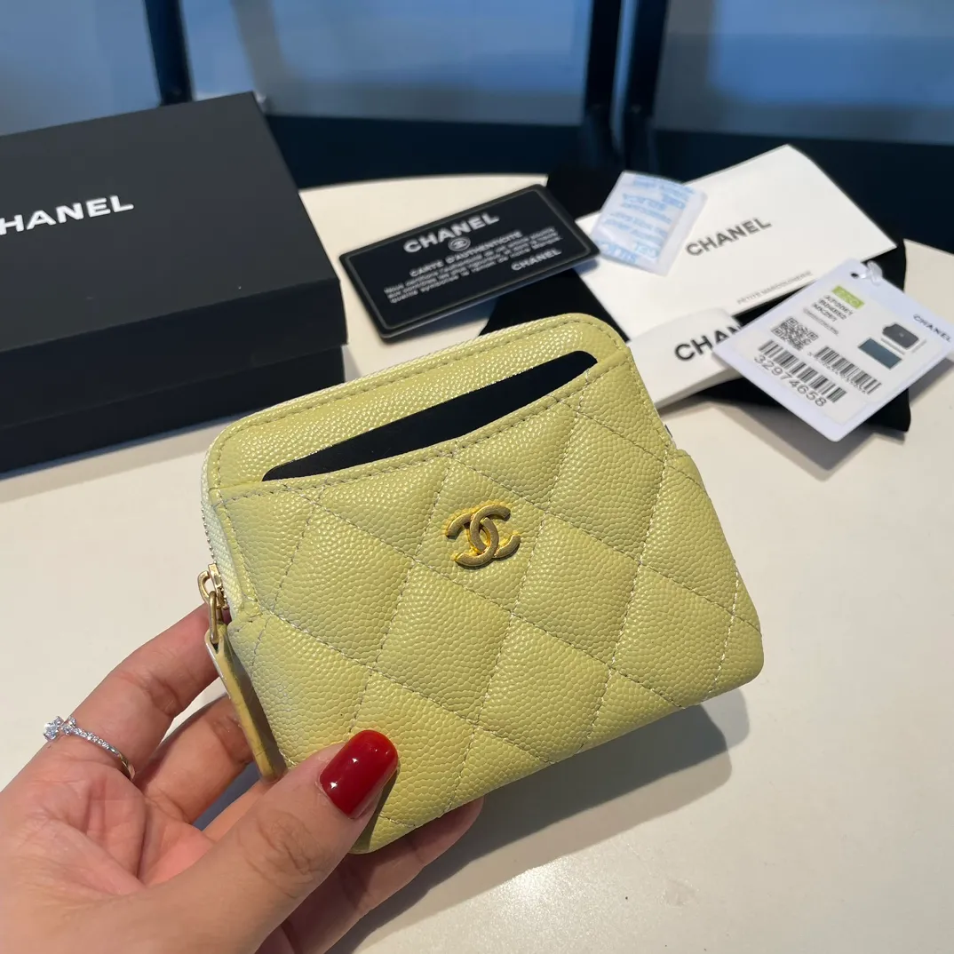 💰420😊Upgraded version💋Chanel🆕 New color colorful fine ball caviar cowhide🐂Classic zipper bag with multiple card slots for change. It can also bring convenience to various bank cards, supermarket cards, shopping cards, and membership cards. It is so small and easy to carry. It is the most fashionable and popular element of coin purses. Do you own it? Comes with the latest complete set of packaging 2061🍃size: 12*9.5cm