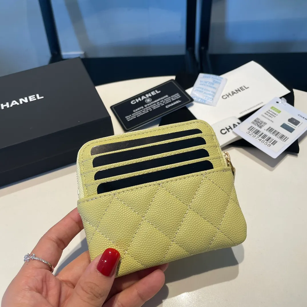 💰420😊Upgraded version💋Chanel🆕 New color colorful fine ball caviar cowhide🐂Classic zipper bag with multiple card slots for change. It can also bring convenience to various bank cards, supermarket cards, shopping cards, and membership cards. It is so small and easy to carry. It is the most fashionable and popular element of coin purses. Do you own it? Comes with the latest complete set of packaging 2061🍃size: 12*9.5cm