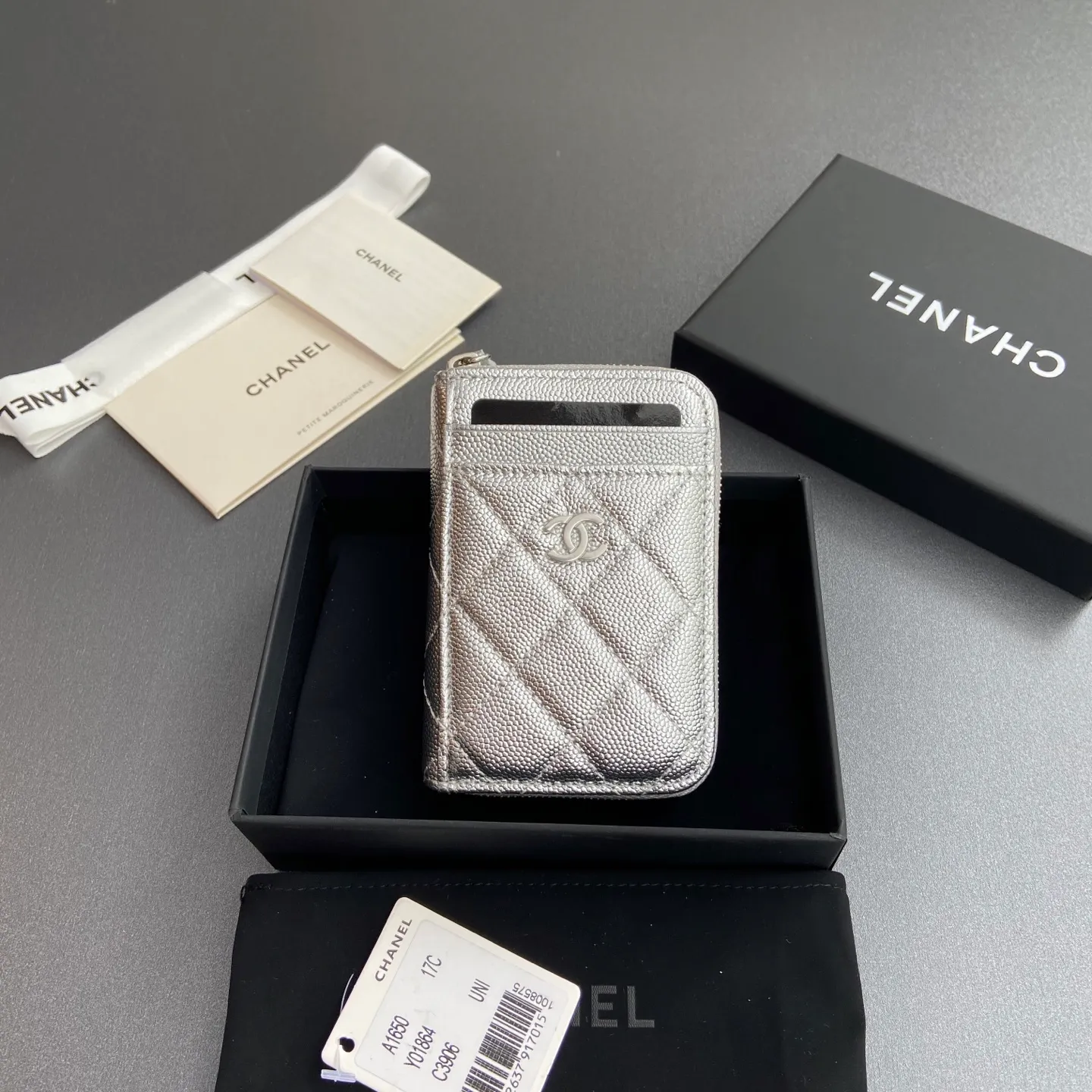 [Special grade hardware original leather] ¥280 Xiaoxiang small zipper bag card holder series with iconic metal logo, gold tone metal hardware, special Italian imported leather 2 card slots wallet bag, 4 card slots Number: 1650 Silver fine ball pattern silver steel mark Size: w11×h7.5×2cm
