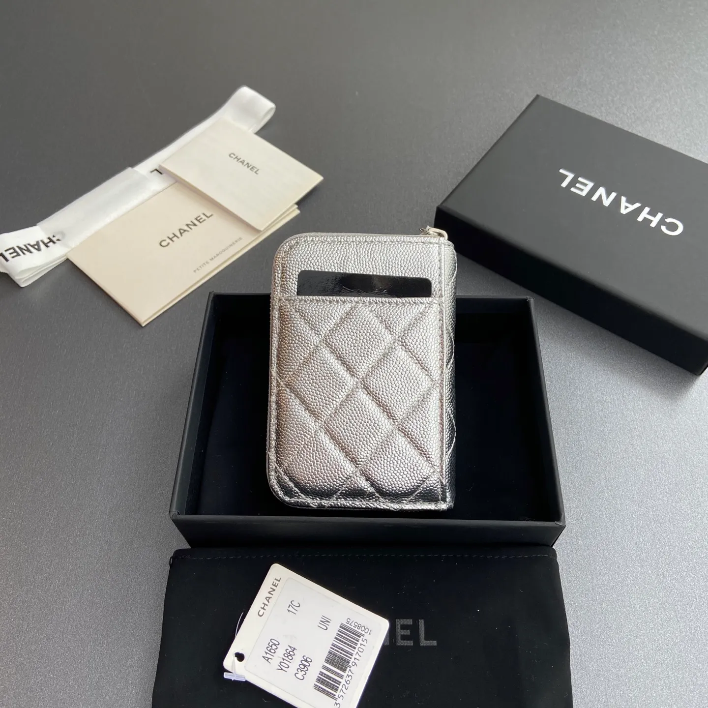 [Special grade hardware original leather] ¥280 Xiaoxiang small zipper bag card holder series with iconic metal logo, gold tone metal hardware, special Italian imported leather 2 card slots wallet bag, 4 card slots Number: 1650 Silver fine ball pattern silver steel mark Size: w11×h7.5×2cm