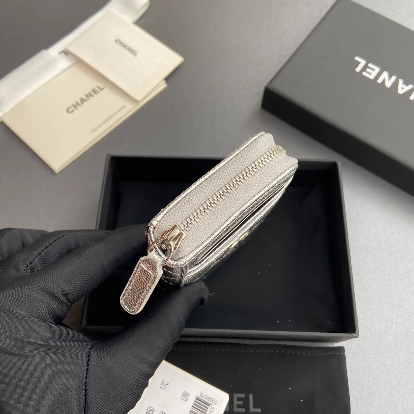[Special grade hardware original leather] ¥280 Xiaoxiang small zipper bag card holder series with iconic metal logo, gold tone metal hardware, special Italian imported leather 2 card slots wallet bag, 4 card slots Number: 1650 Silver fine ball pattern silver steel mark Size: w11×h7.5×2cm