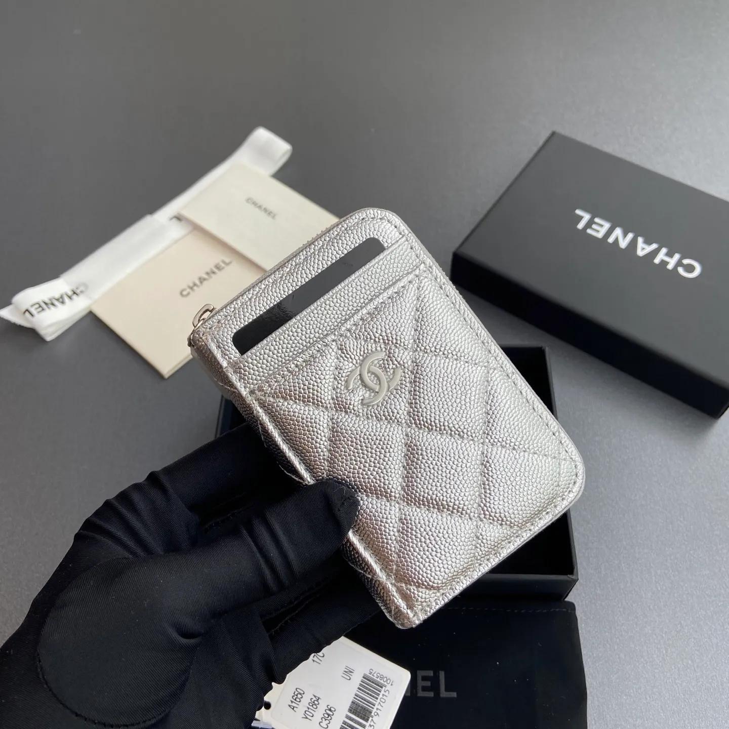 [Special grade hardware original leather] ¥280 Xiaoxiang small zipper bag card holder series with iconic metal logo, gold tone metal hardware, special Italian imported leather 2 card slots wallet bag, 4 card slots Number: 1650 Silver fine ball pattern silver steel mark Size: w11×h7.5×2cm