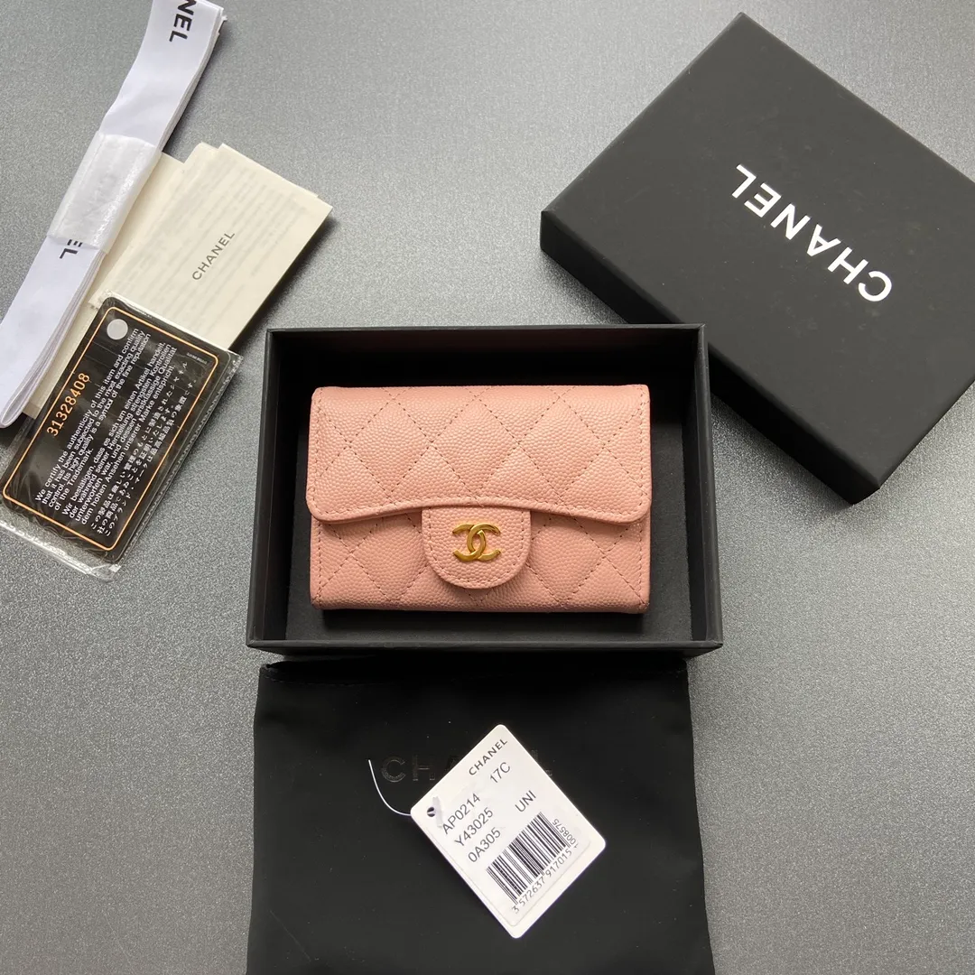 Xiaoxiang imported Italian leather Item number: AP428 Price: 260 Size: w11×h7cm Color: Pink fine ball pattern gold steel mark