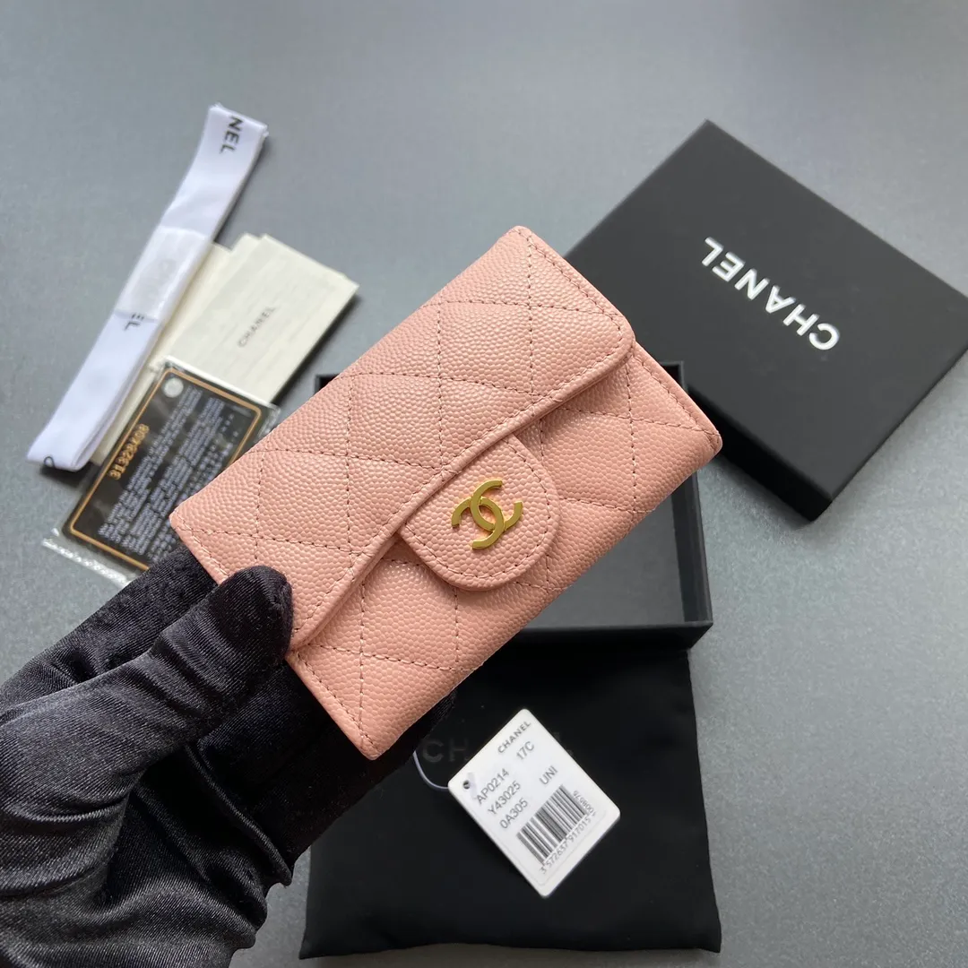 Xiaoxiang imported Italian leather Item number: AP428 Price: 260 Size: w11×h7cm Color: Pink fine ball pattern gold steel mark