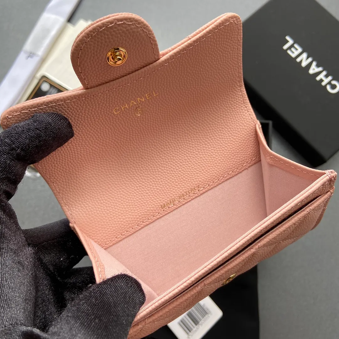Xiaoxiang imported Italian leather Item number: AP428 Price: 260 Size: w11×h7cm Color: Pink fine ball pattern gold steel mark