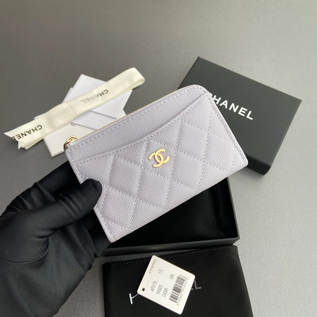 [Special grade hardware original leather] ¥320 Xiaoxiang small zipper bag card holder series Quilted card holder with iconic metal logo Gold tone metal hardware, special Italian imported leather 6 card slots, 1 small zipper bag No.: 3179 Light purple fine ball gold Size: w13×h9×2cm