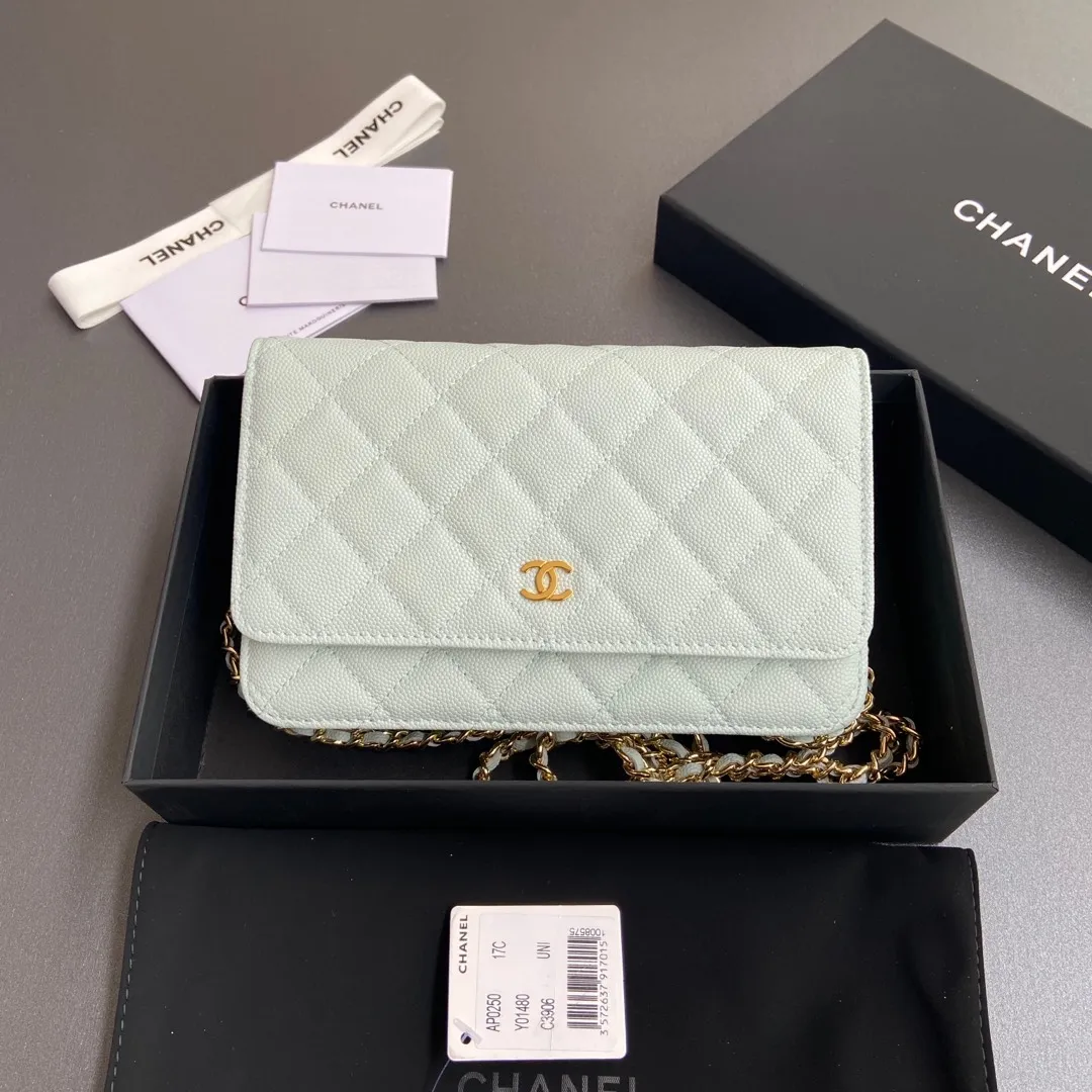 Xiaoxiang imported Italian grained calfskin Item number: AP500 Price: 660