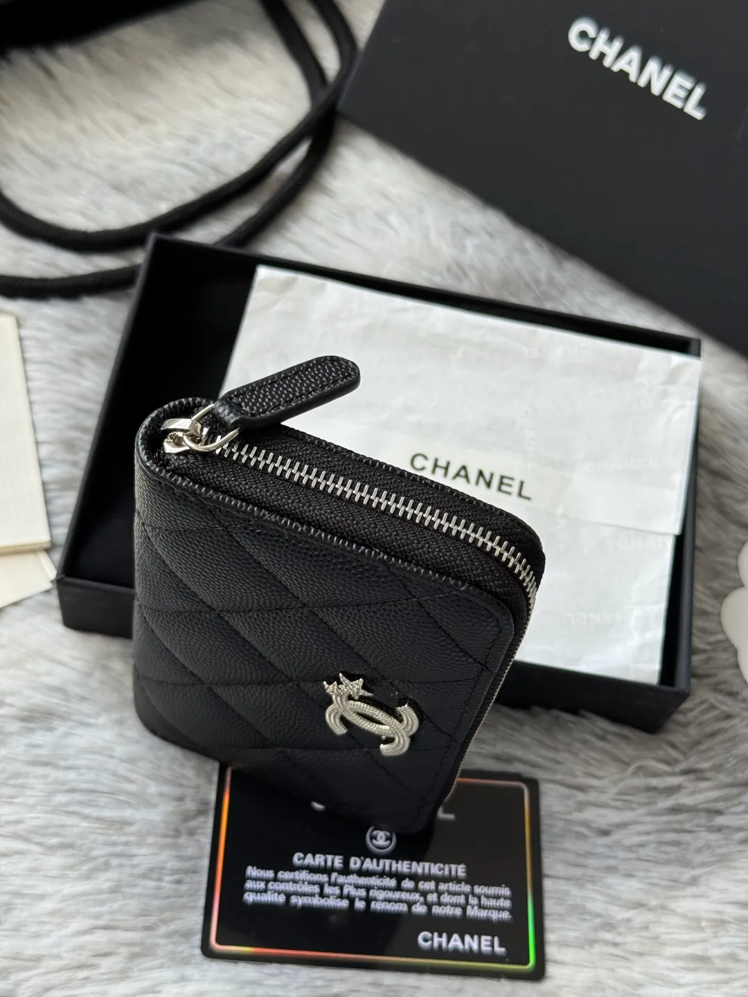 💰360💰 4050 autumn new product zipper small coin purse with zipper inside chanel small zipper card holder with new luogo zipper compartment inside made of caviar cowhide original quality credit card holder number: 4815 size: 11x7.5x2cm