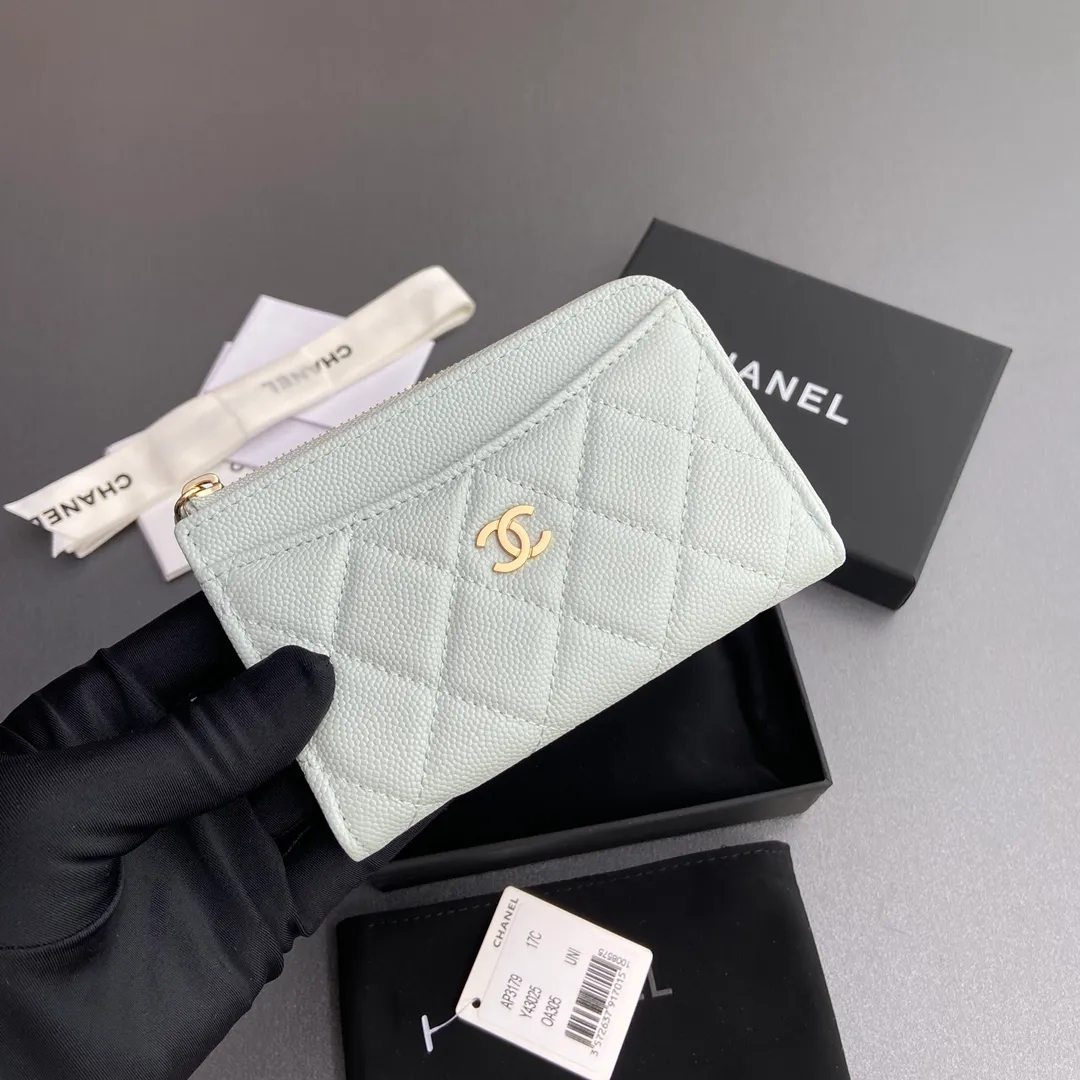 [Special grade hardware original leather] ¥320 Xiaoxiang small zipper bag card holder series Quilted card holder with iconic metal logo Gold tone metal hardware, special Italian imported leather 6 card slots, 1 small zipper bag No.: 3179 Light blue fine ball gold Size: w13×h9×2cm