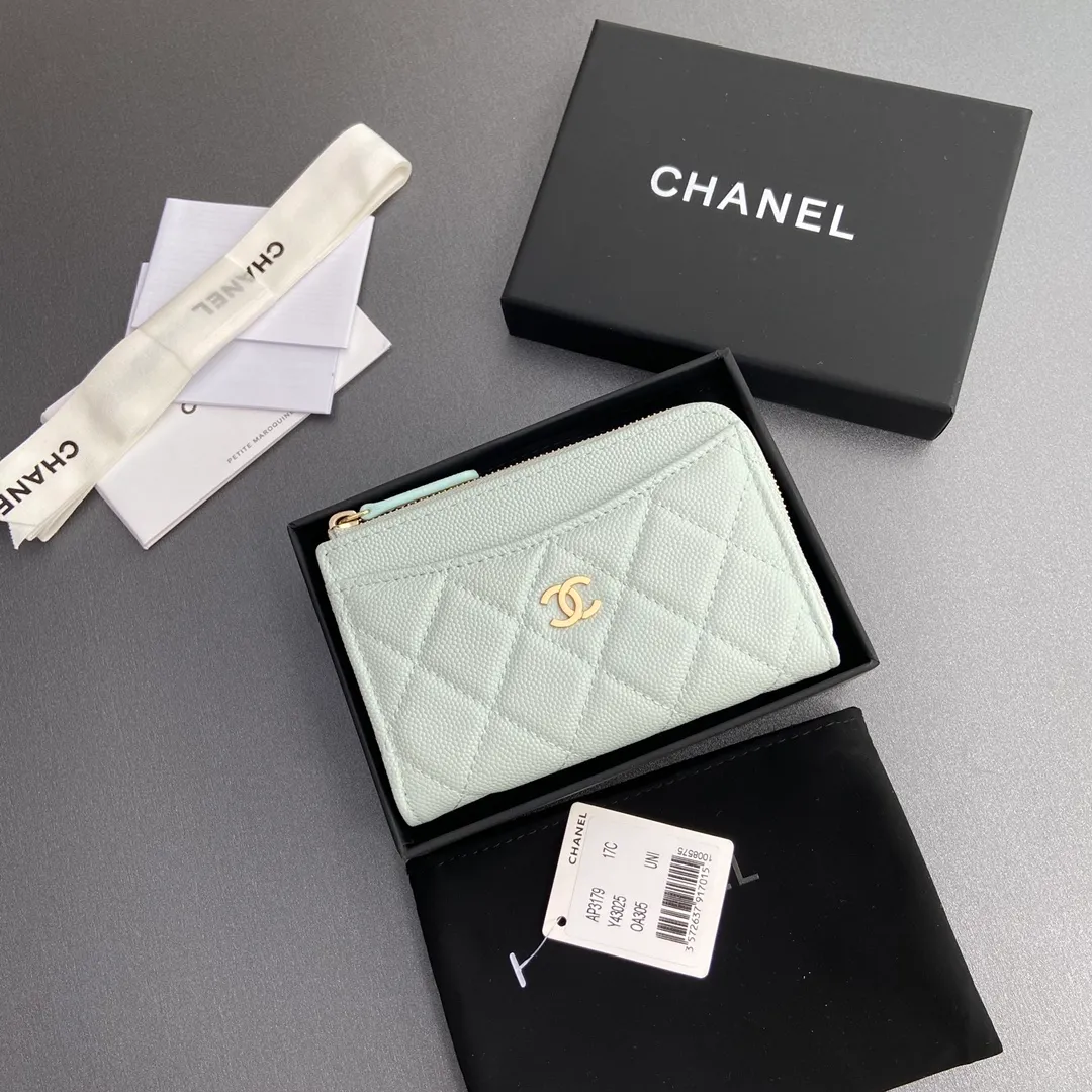 [Special grade hardware original leather] ¥320 Xiaoxiang small zipper bag card holder series Quilted card holder with iconic metal logo Gold tone metal hardware, special Italian imported leather 6 card slots, 1 small zipper bag No.: 3179 Light blue fine ball gold Size: w13×h9×2cm
