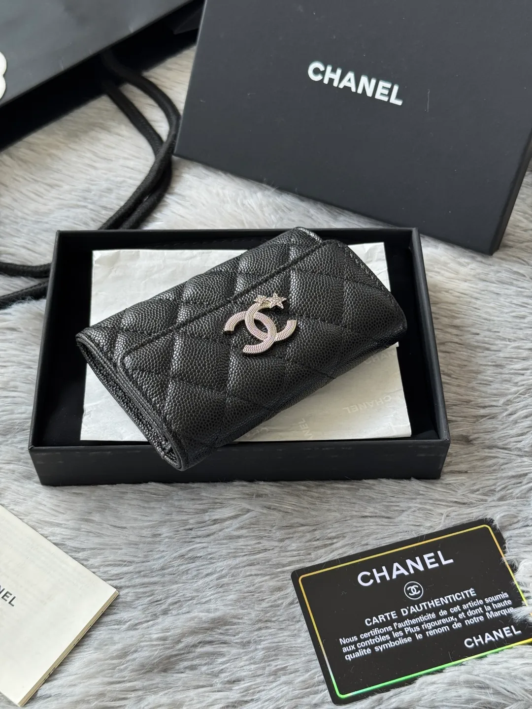 💰340 💰 4050 Autumn new product bi-fold card holder chanel hijab card holder can hold credit card and change made of caviar cowhide exclusive real shot with new luogo zipper compartment inside original single quality details are beautiful No.: 4812 size: 11x8.5x3cm