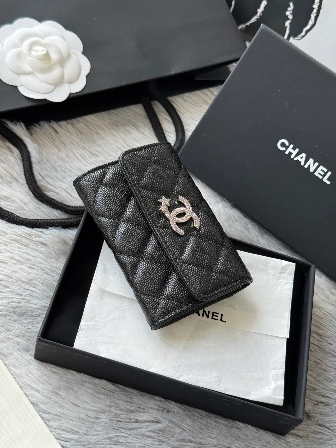 💰340 💰 4050 Autumn new product bi-fold card holder chanel hijab card holder can hold credit card and change made of caviar cowhide exclusive real shot with new luogo zipper compartment inside original single quality details are beautiful No.: 4812 size: 11x8.5x3cm
