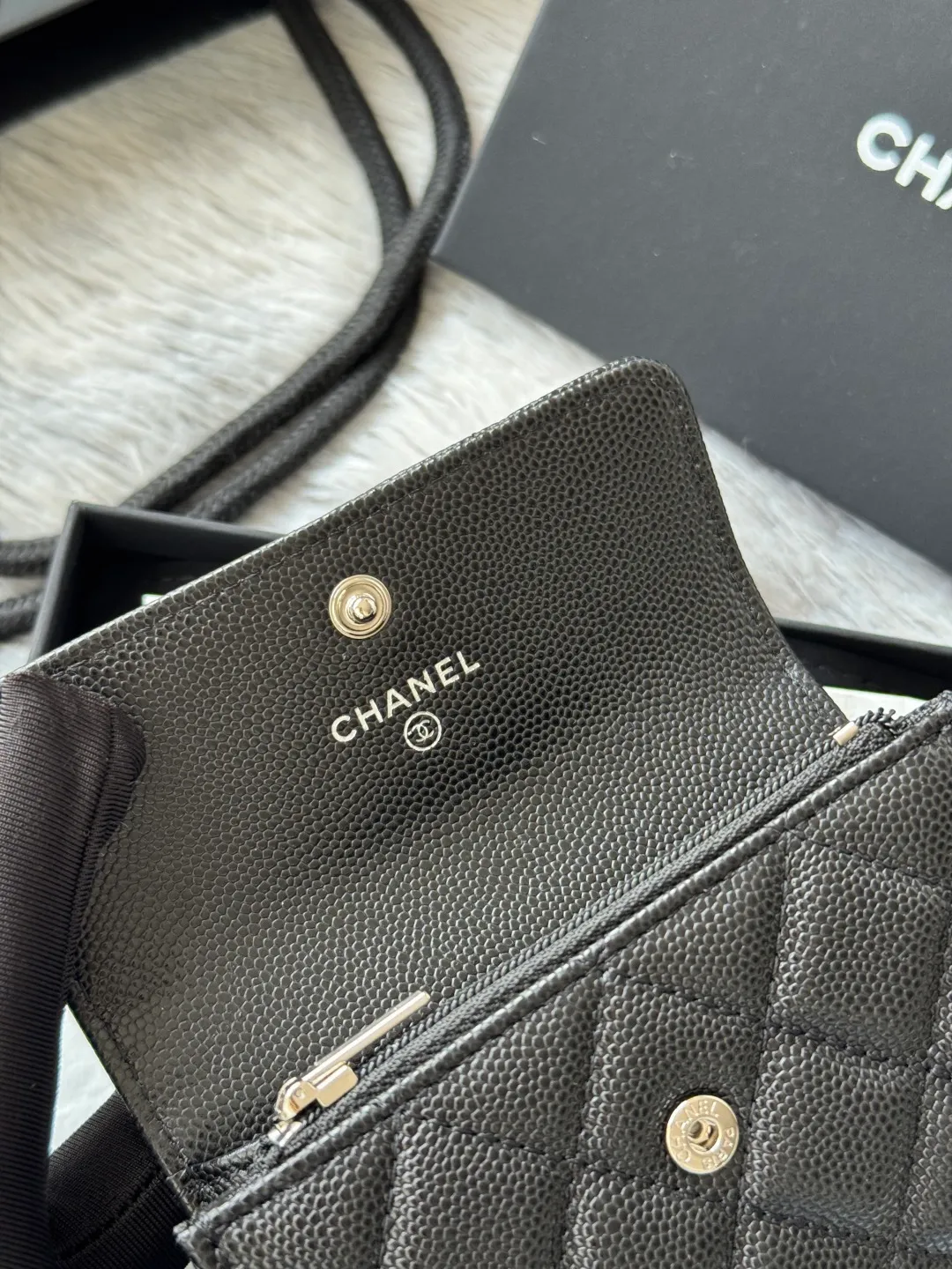 💰340 💰 4050 Autumn new product bi-fold card holder chanel hijab card holder can hold credit card and change made of caviar cowhide exclusive real shot with new luogo zipper compartment inside original single quality details are beautiful No.: 4812 size: 11x8.5x3cm