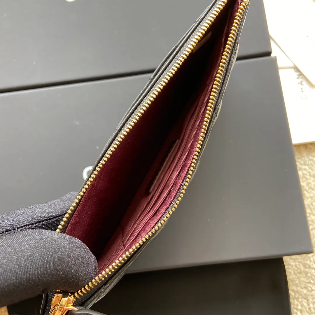 380💰Xiaoxiang imported Italian sheepskin Item number: A84107 Size: w19.5×h10×d2 Color: black sheepskin gold steel mark