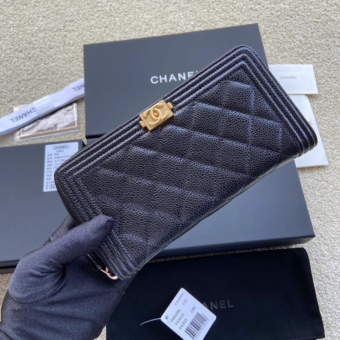 480💰Xiaoxiang imported Italian grain cowhide Item number: A80288 Size: w19.5×h10.5×d2.5 Color: black ball pattern with golden mark