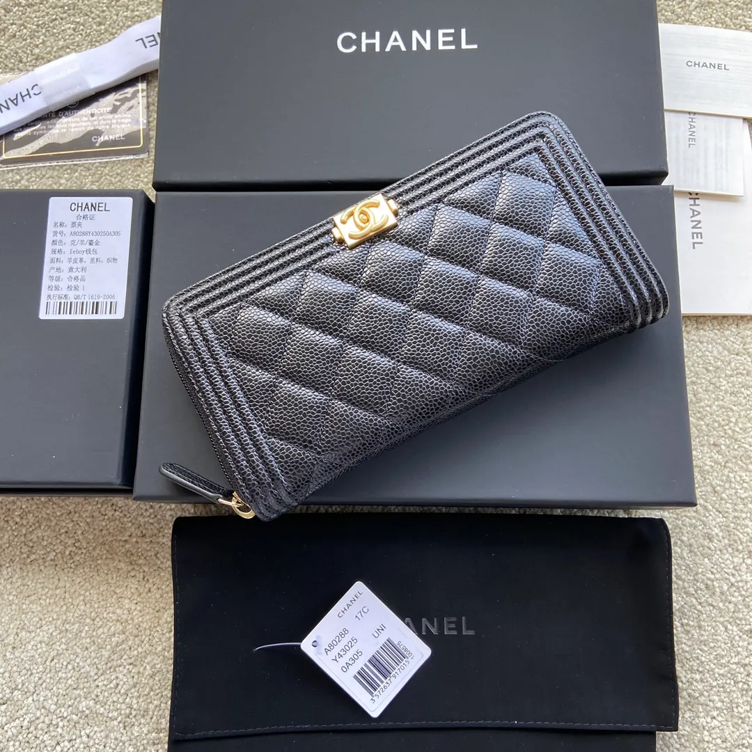 480💰Xiaoxiang imported Italian grain cowhide Item number: A80288 Size: w19.5×h10.5×d2.5 Color: black ball pattern with golden mark