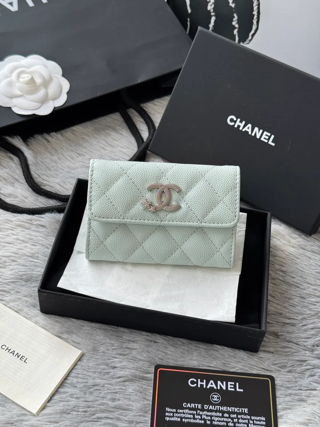 💰340 💰 4050 Autumn new product bi-fold card holder chanel hijab card holder can hold credit card and change made of caviar cowhide exclusive real shot with new luogo zipper compartment inside original single quality details are beautiful No.: 4812 size: 11x8.5x3cm