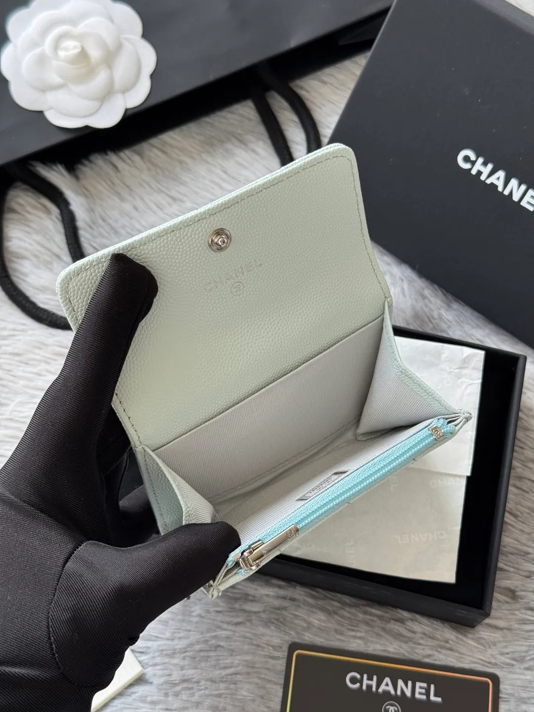 💰340 💰 4050 Autumn new product bi-fold card holder chanel hijab card holder can hold credit card and change made of caviar cowhide exclusive real shot with new luogo zipper compartment inside original single quality details are beautiful No.: 4812 size: 11x8.5x3cm