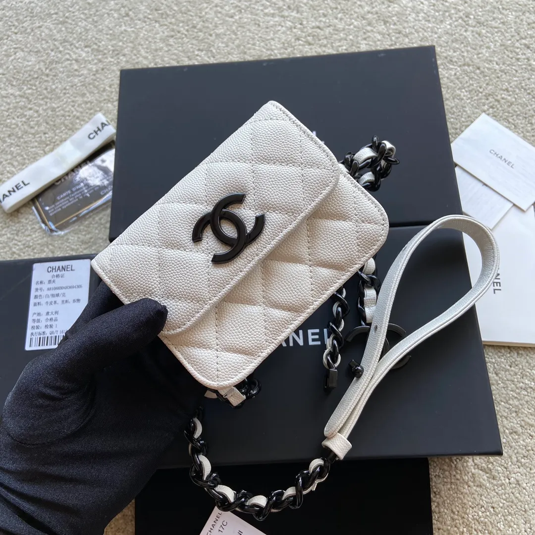 Xiaoxiang imported Italian grain cowhide Item number: A81088 💰: 360 Height: w12.5×h9×d2.5cm Color: white ball pattern