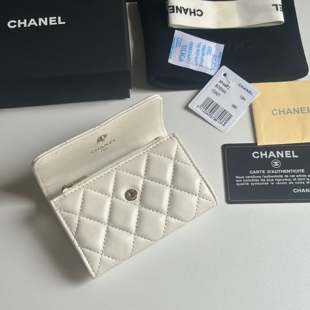 New product CH@NEL lambskin hijab card holder 💦 with new luogo, zipper compartment inside, original quality, exquisite details, model number AP8984, size 11*8.5*3cm 320💰