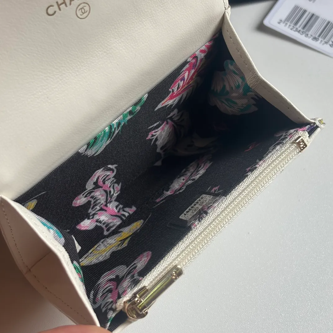 New product CH@NEL lambskin hijab card holder 💦 with new luogo, zipper compartment inside, original quality, exquisite details, model number AP8984, size 11*8.5*3cm 320💰