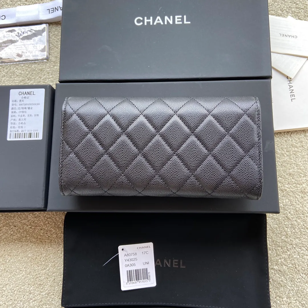460💰Xiaoxiang imported Italian grained calfskin Item number: A80758 Size: w19×h10.5×3cm Color: black fine ball grain leather with silver steel mark