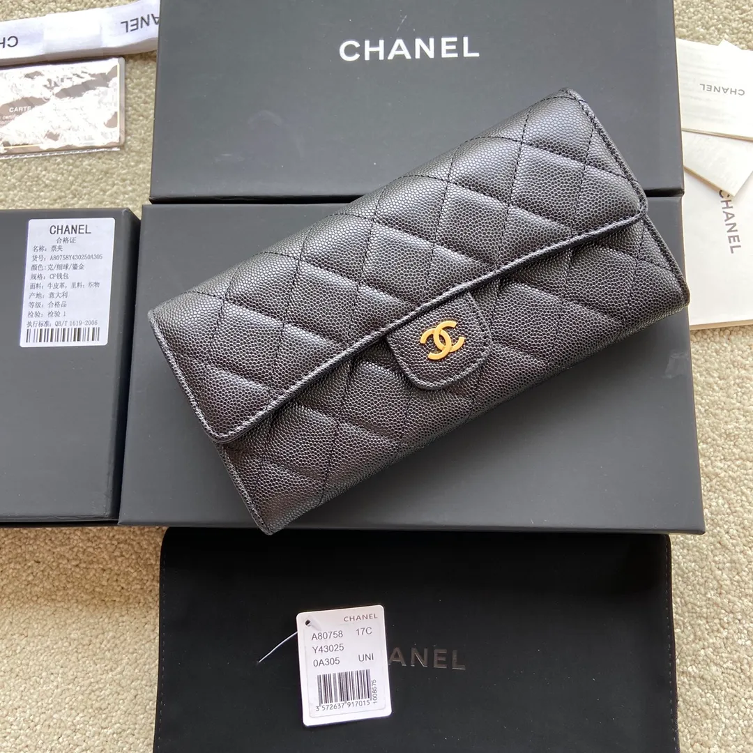 460💰Xiaoxiang imported Italian grained calfskin Item number: A80758 Size: w19×h10.5×3cm Color: black fine ball grain leather with silver steel mark