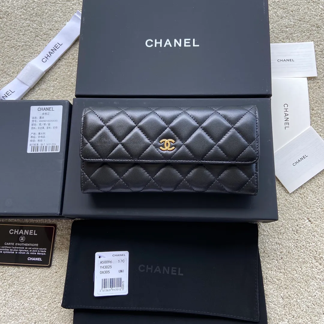 460💰Xiaoxiang imported Italian lambskin Item number: A50096 💰:480 Size: w19×h10.5×d3cm Color: black lambskin gold steel mark