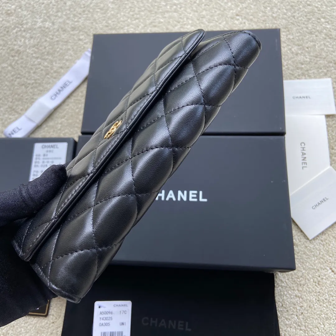460💰Xiaoxiang imported Italian lambskin Item number: A50096 💰:480 Size: w19×h10.5×d3cm Color: black lambskin gold steel mark