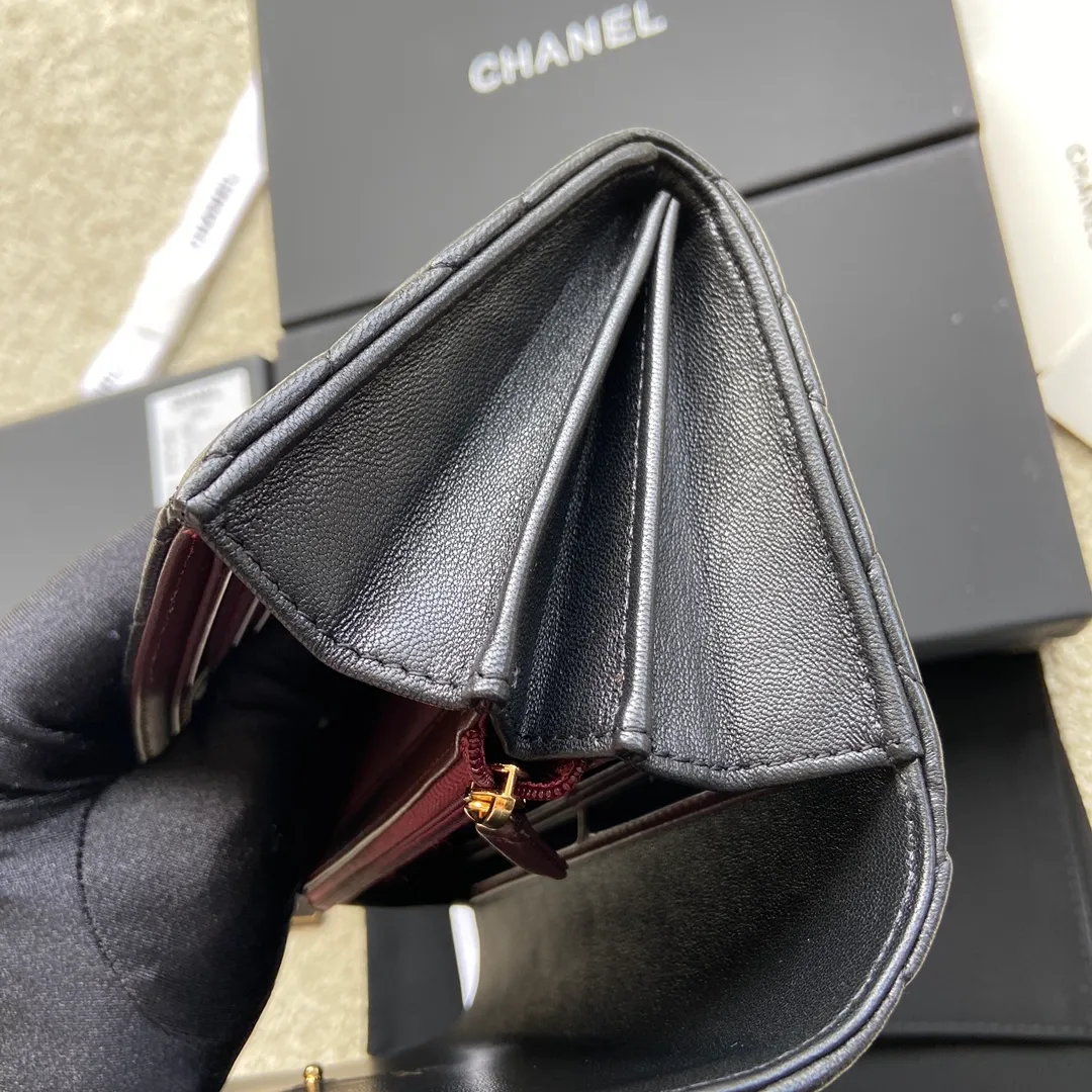 460💰Xiaoxiang imported Italian lambskin Item number: A50096 💰:480 Size: w19×h10.5×d3cm Color: black lambskin gold steel mark
