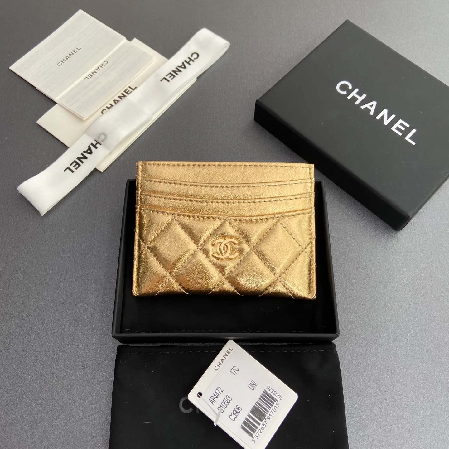 Xiaoxiang imported Italian leather Item number: A 4472 Price: 240 Size: w11×h10cm Color: Golden sheepskin Golden steel mark