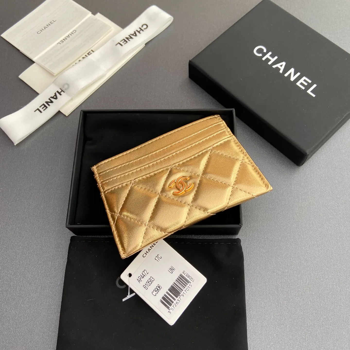 Xiaoxiang imported Italian leather Item number: A 4472 Price: 240 Size: w11×h10cm Color: Golden sheepskin Golden steel mark