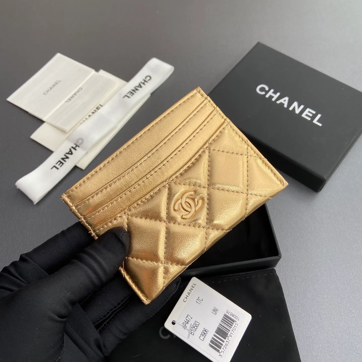 Xiaoxiang imported Italian leather Item number: A 4472 Price: 240 Size: w11×h10cm Color: Golden sheepskin Golden steel mark