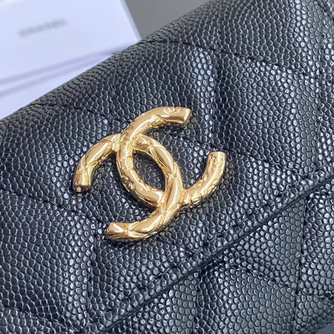 Xiaoxiang imported Italian fine ball grain cowhide Item number: AP7956 Price: 340 Size: w11×h7cm Color: black black ball grain light gold hardware