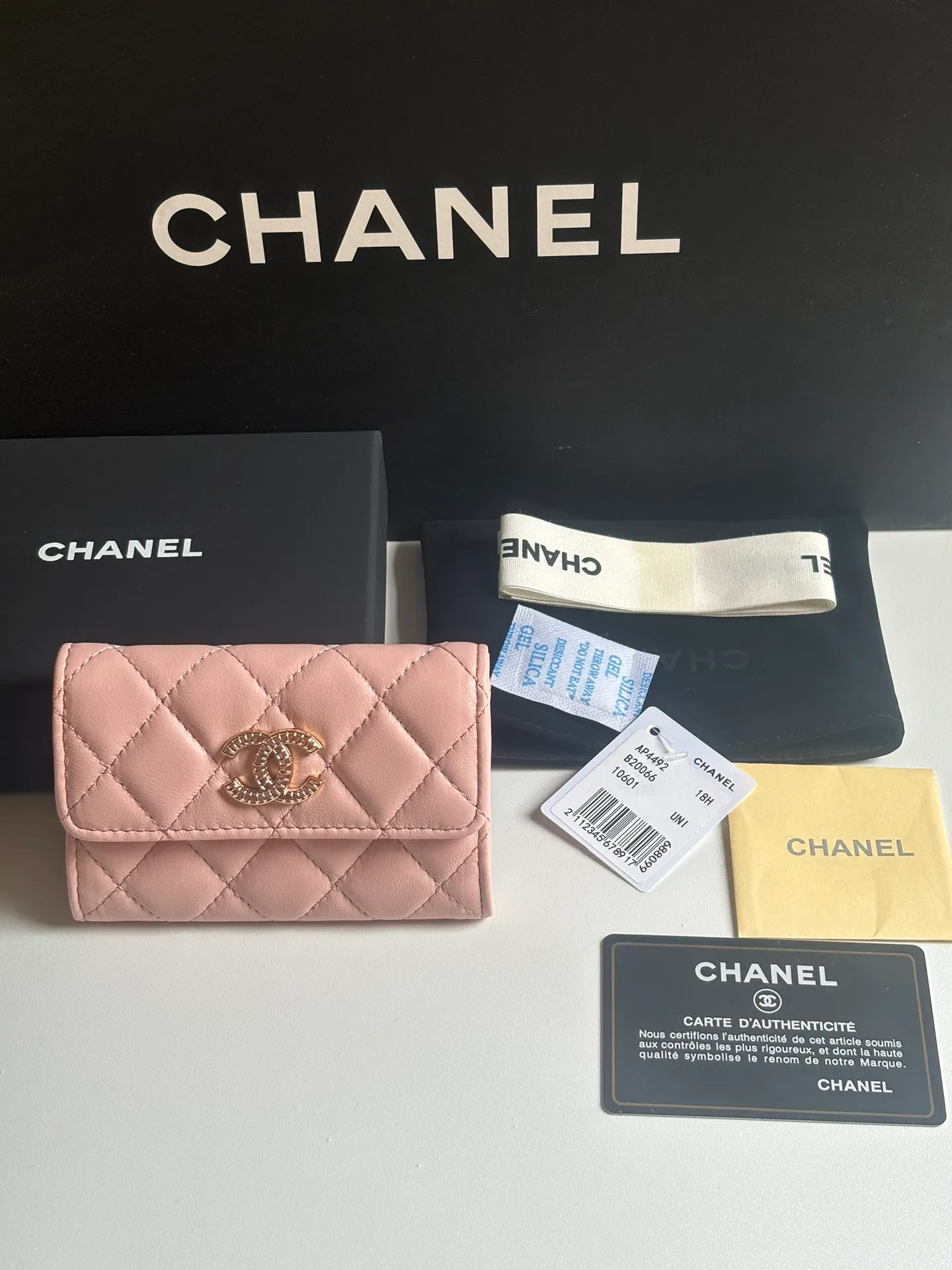 New product CH@NEL lambskin hijab card holder 💦 with new luogo, zipper compartment inside, original quality, exquisite details, model number AP8984, size 11*8.5*3cm 320💰