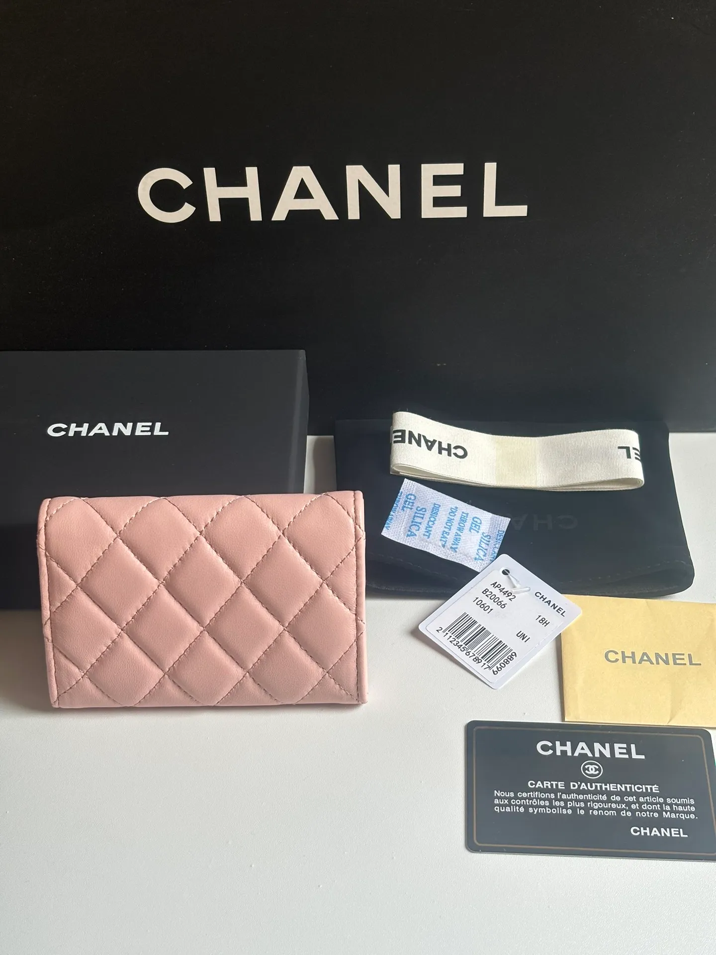 New product CH@NEL lambskin hijab card holder 💦 with new luogo, zipper compartment inside, original quality, exquisite details, model number AP8984, size 11*8.5*3cm 320💰