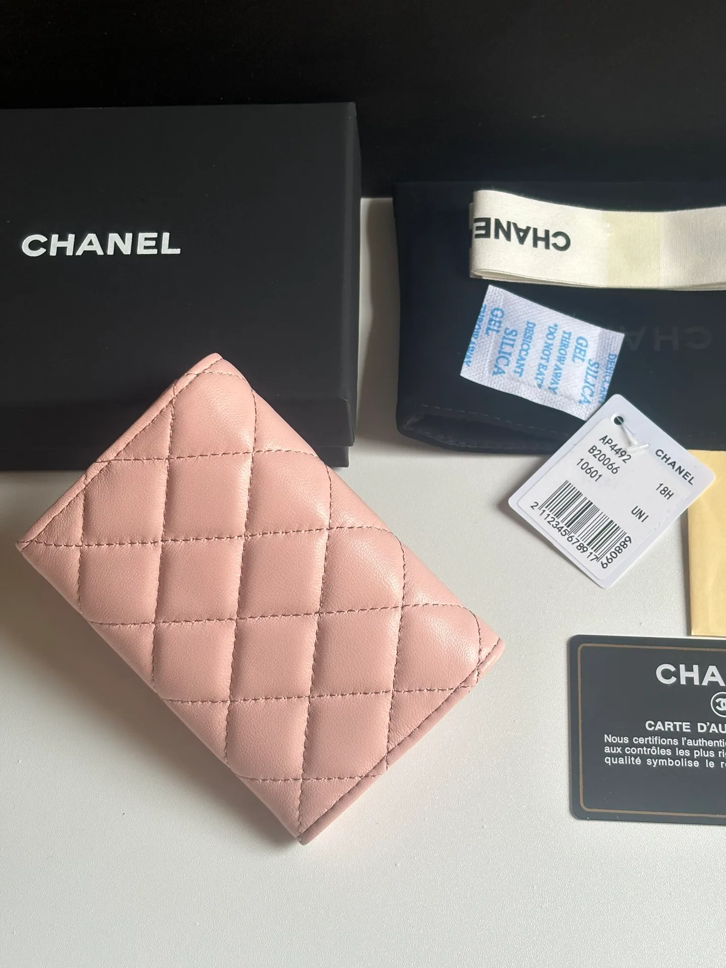 New product CH@NEL lambskin hijab card holder 💦 with new luogo, zipper compartment inside, original quality, exquisite details, model number AP8984, size 11*8.5*3cm 320💰