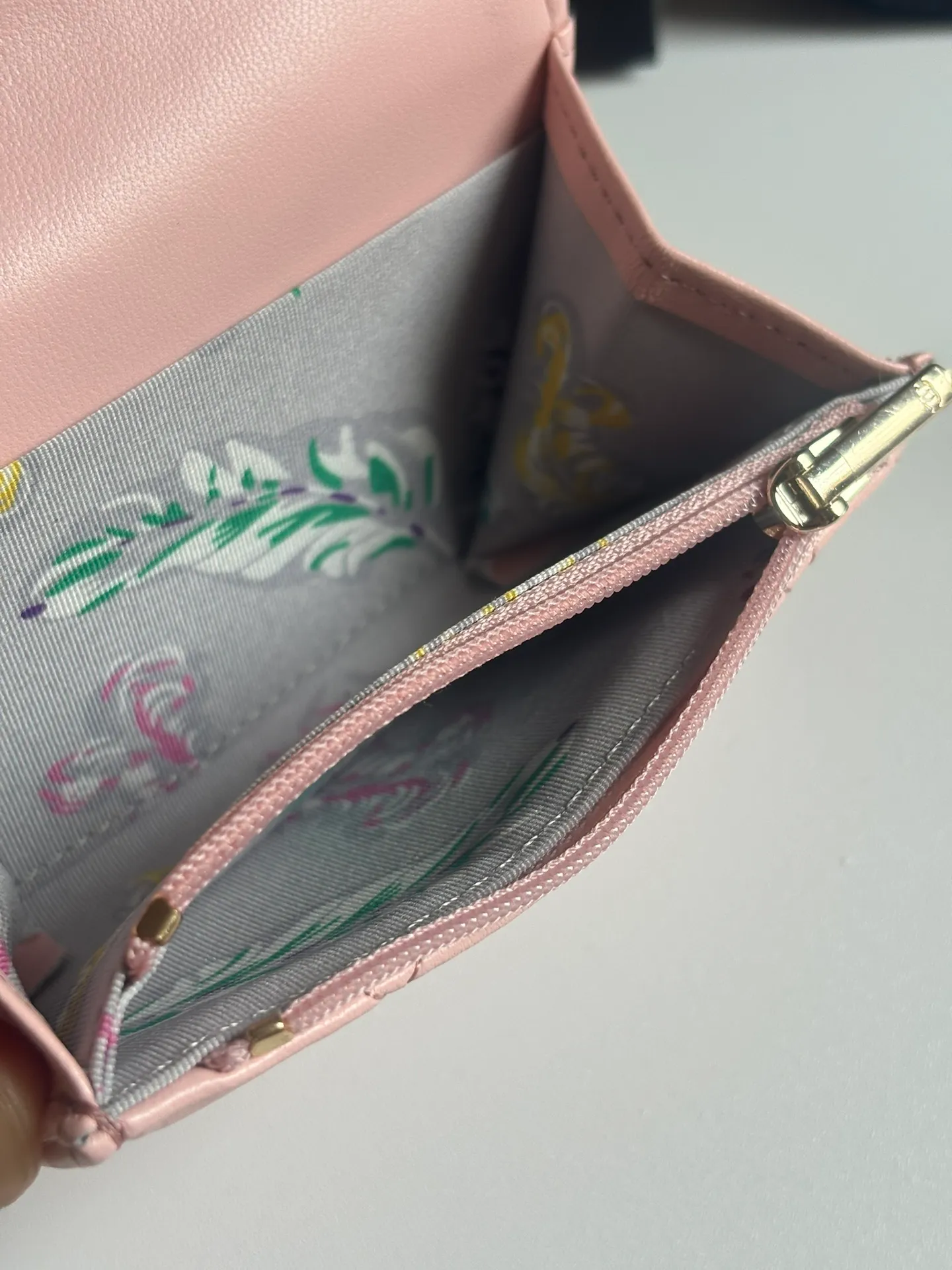 New product CH@NEL lambskin hijab card holder 💦 with new luogo, zipper compartment inside, original quality, exquisite details, model number AP8984, size 11*8.5*3cm 320💰