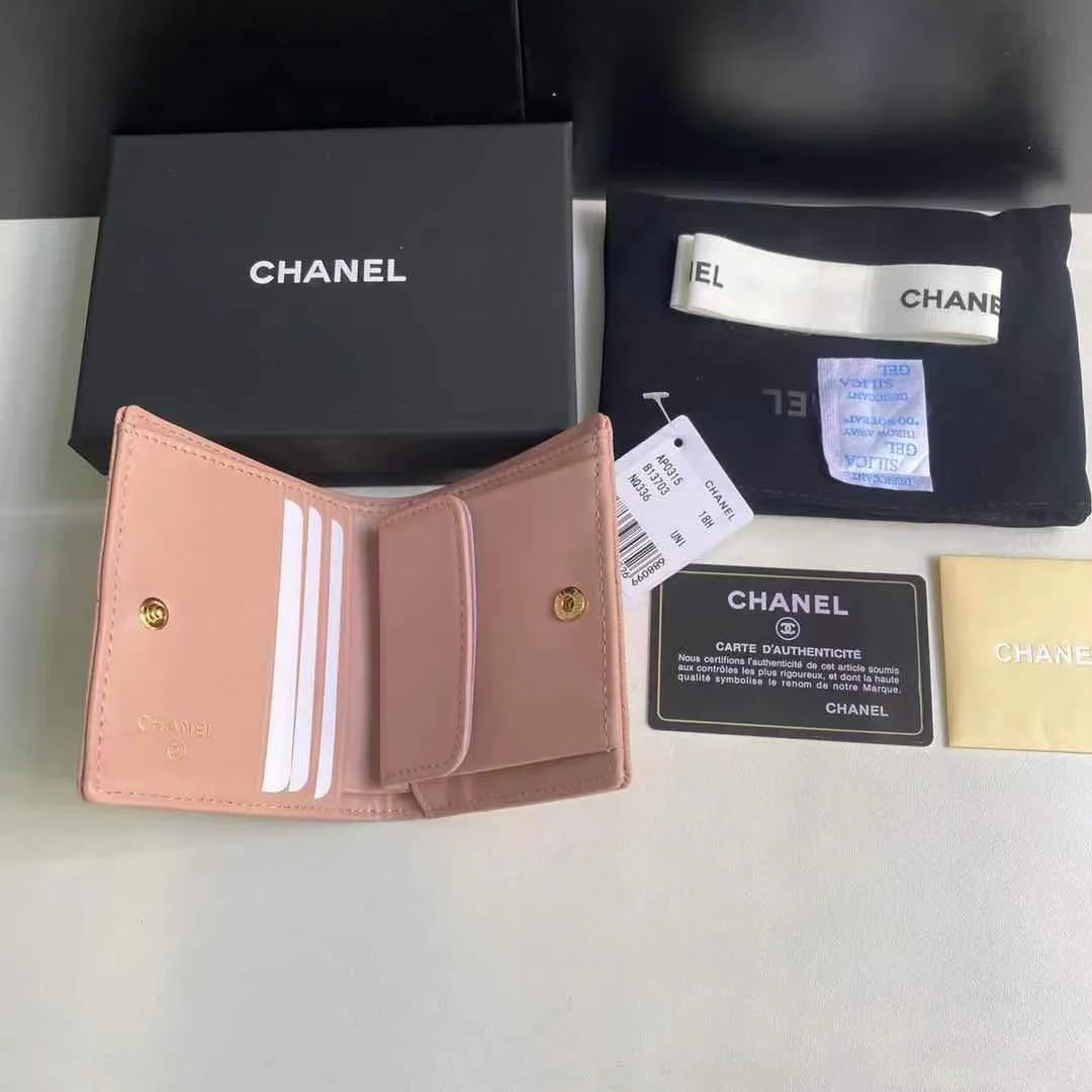 400💰New product❤️❤️❤️Half-fold short wallet has arrived💕This kind of wallet is more practical, has many card slots and long compartments¥Model No. 0315 Size 12x12x3 chips.