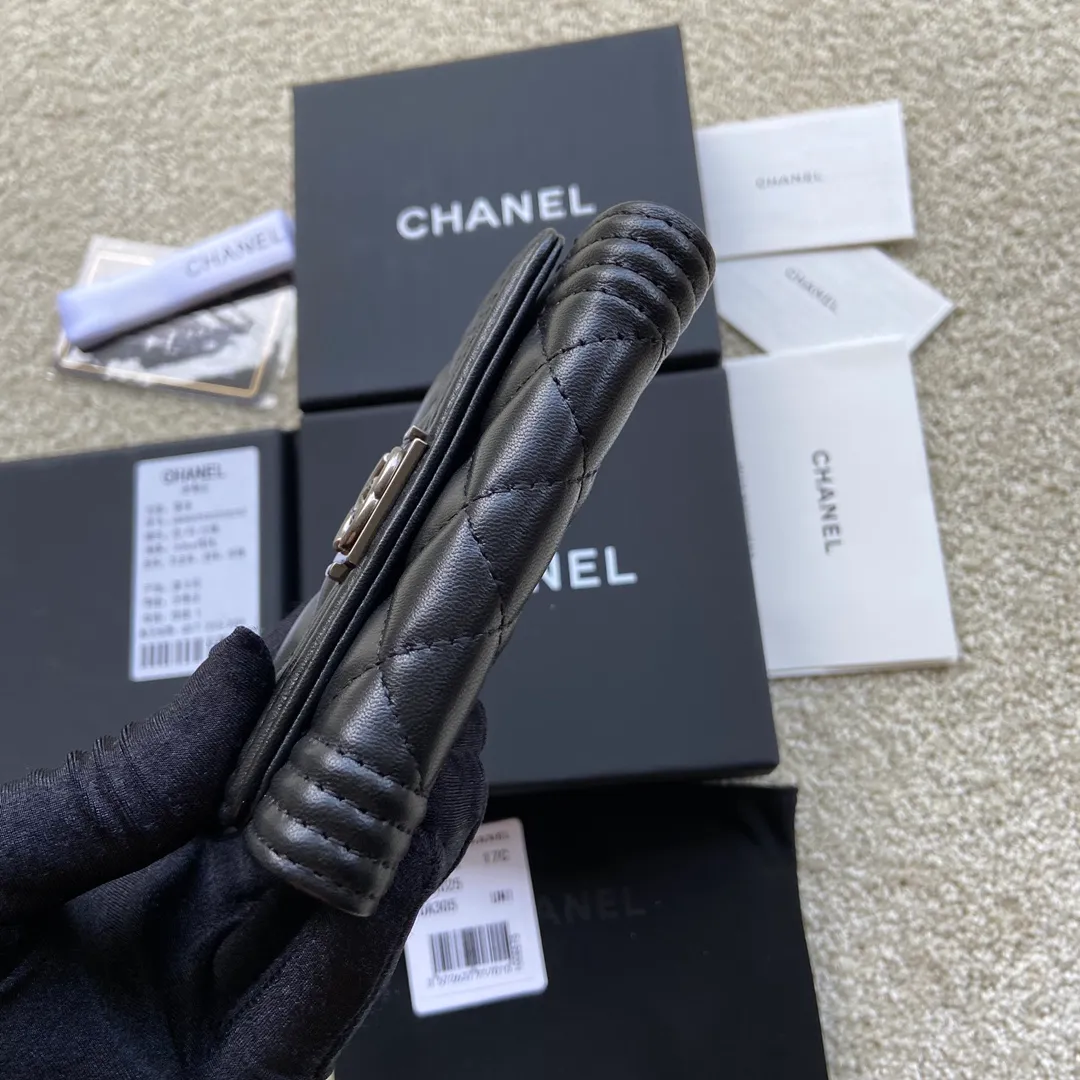 260💰Xiaoxiang imported Italian leather Item number: A80603 Size: w11×h8.5×d3cm Color: black sheepskin antique silver hardware