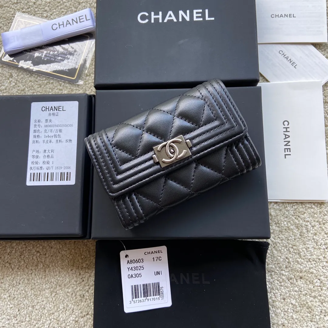 260💰Xiaoxiang imported Italian leather Item number: A80603 Size: w11×h8.5×d3cm Color: black sheepskin antique silver hardware