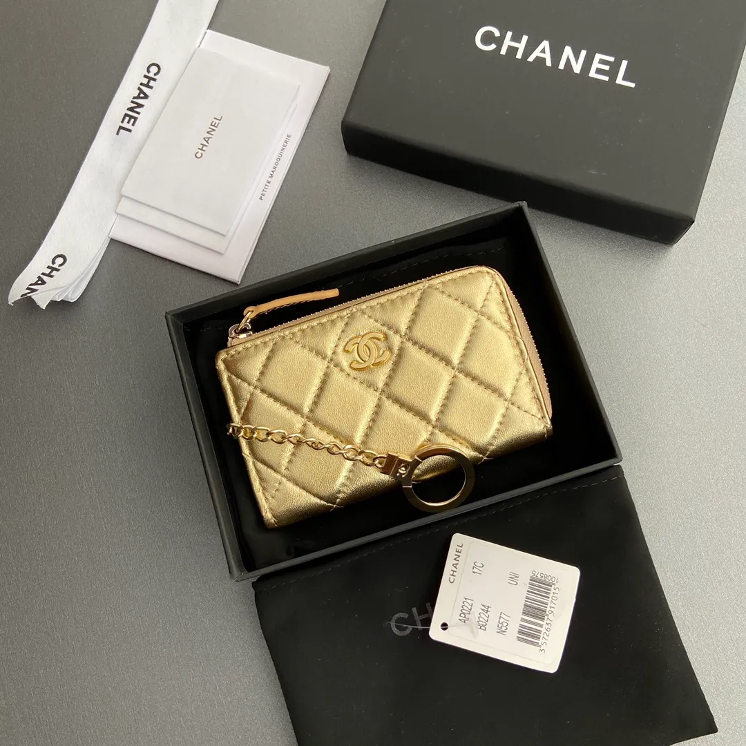[Special grade hardware original leather] 💰320 Xiaoxiang small zipper bag card holder series Hook chain quilted card holder with iconic metal logo Gold tone metal hardware, special Italian imported leather 1 card slot wallet bag, 1 hook chain Number: 0221 Golden Sheep Gold Size: w11.5×h7.5×1.5cm