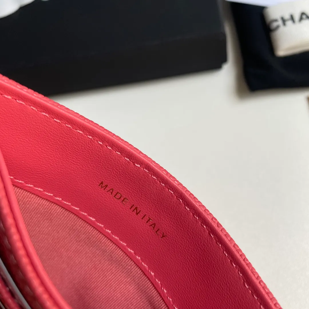 220💰 [Original order quality] [Delivery packaging] CHANEL, original order quality, leboy card holder 💦 style number A84431 top leather hardware, beautiful details, complete package! Size 11*7.5*1.