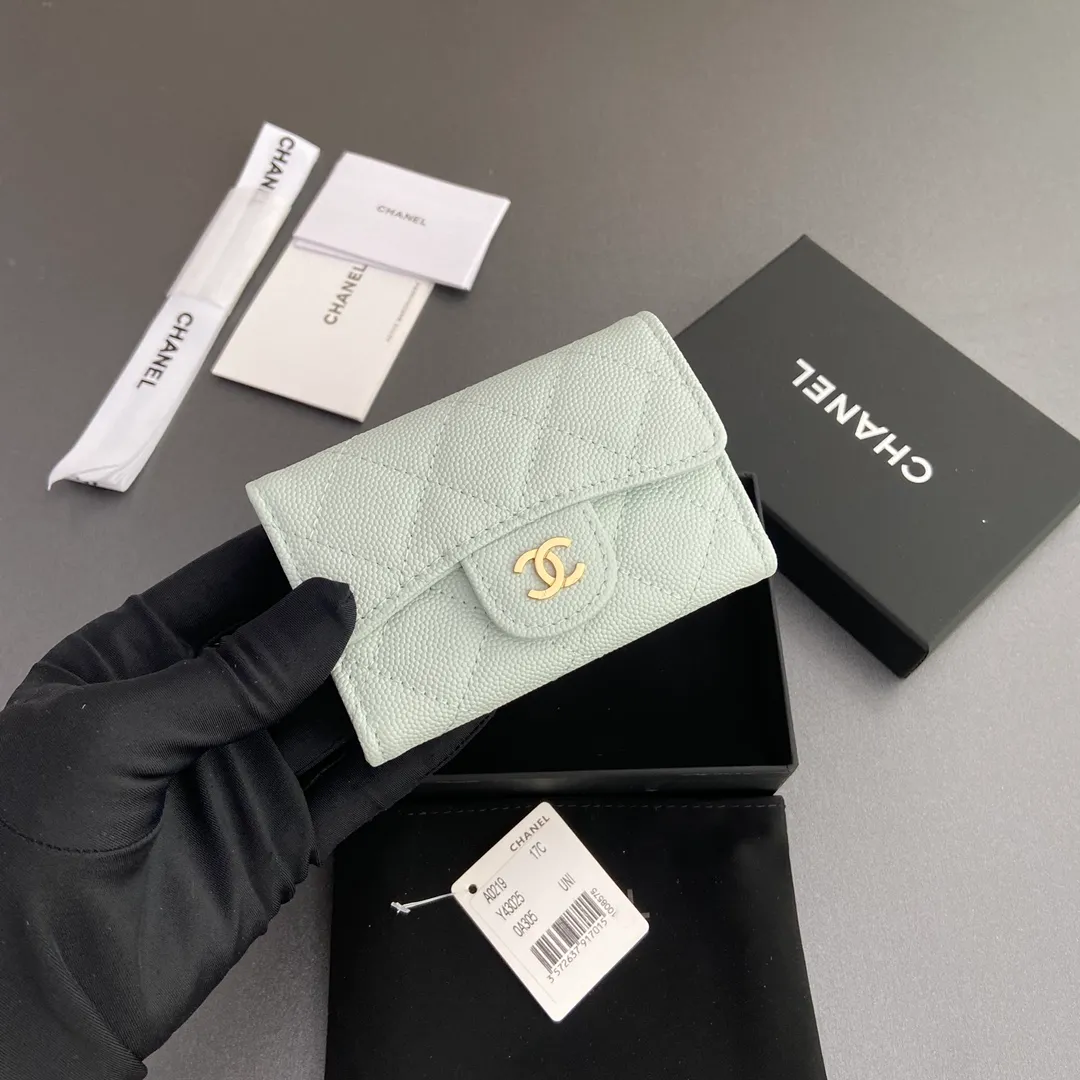 Xiaoxiang imported Italian leather Item number: AP438 (inner compartment with zipper) 💰: 280 Size: w11×h7cm Color: light blue fine ball pattern gold steel mark