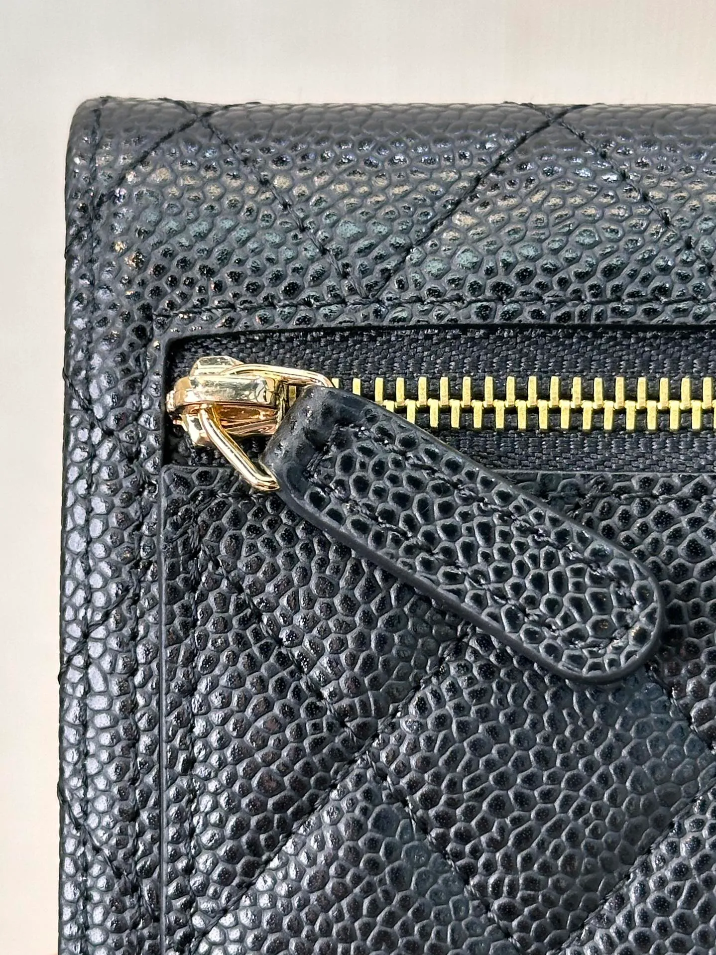 82288 Black Gold Caviar CF
