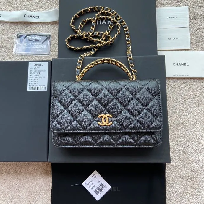 Xiaoxiang imported Italian grained calfskin item number: AP5608