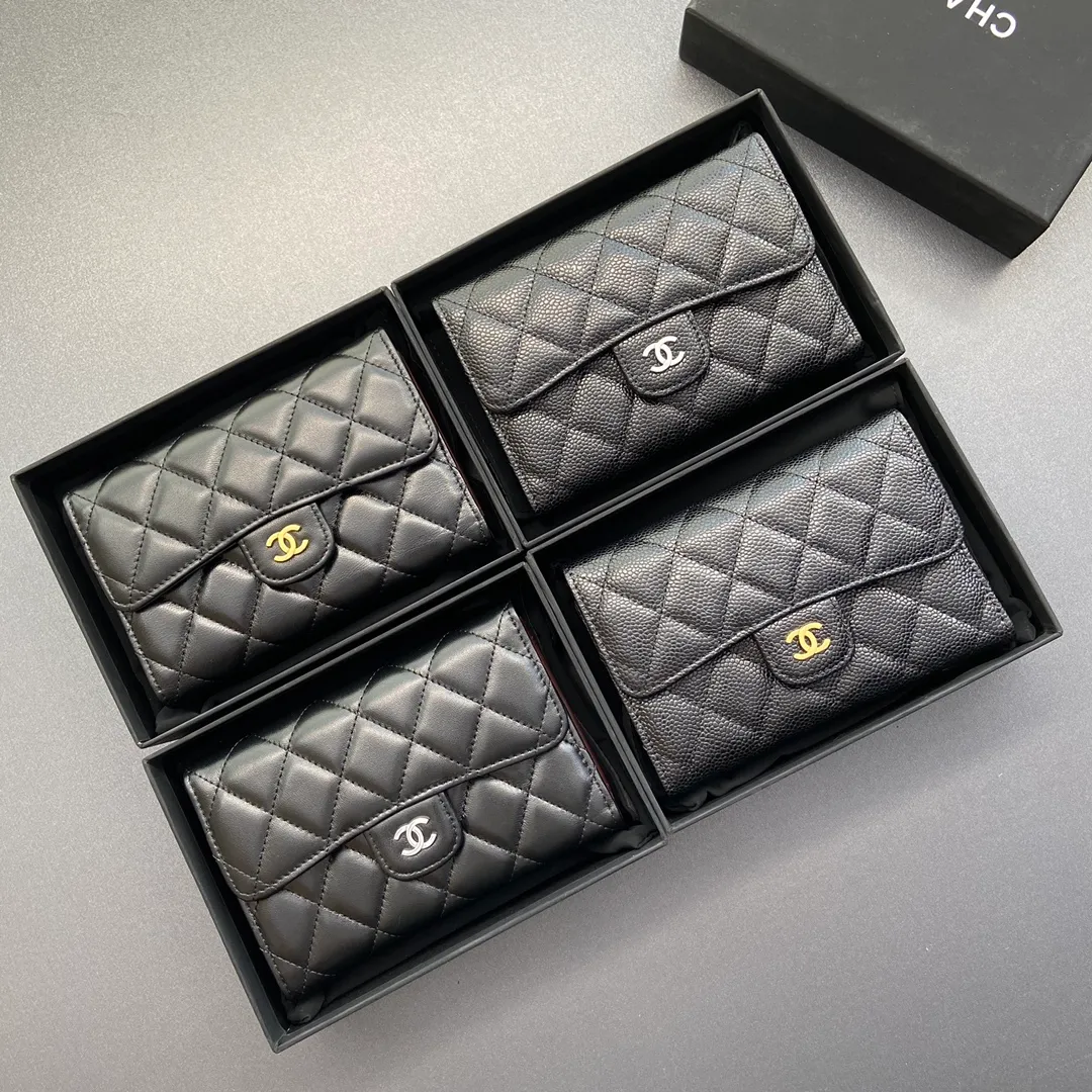 [Special grade hardware original leather] Xiaoxiang long clip flip series quilted long clip with iconic metal logo No.: 0232.