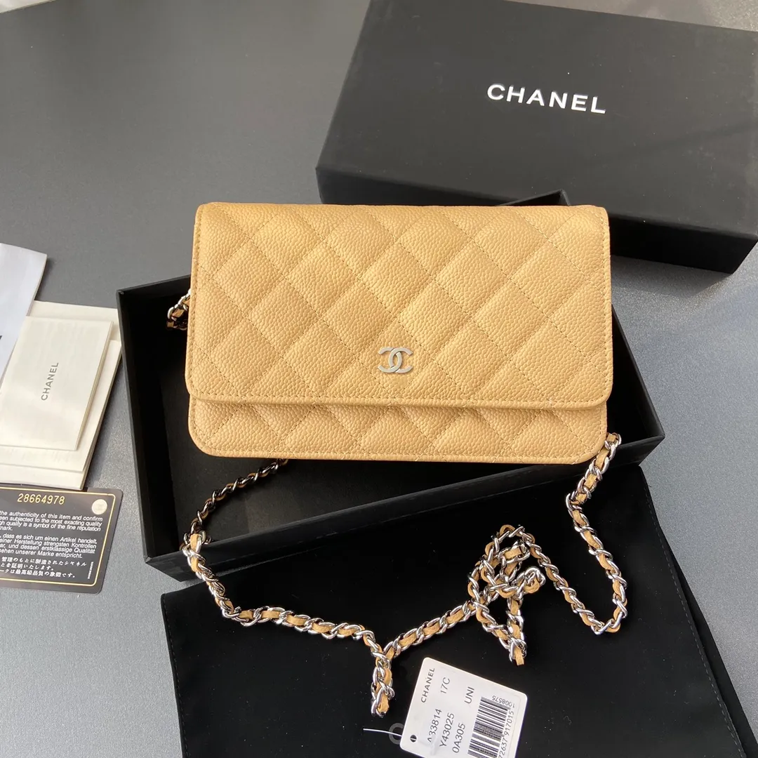 Xiaoxiang imported Italian leather Item number: A33814 Price: 660