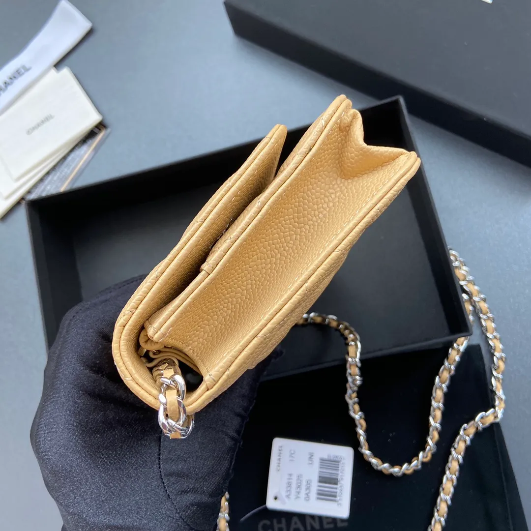 Snap button 600💰Xiaoxiang imported Italian calfskin Item number: A33814 Size: w20×h13×d3.5cm Color: apricot ball pattern silver buckle steel mark